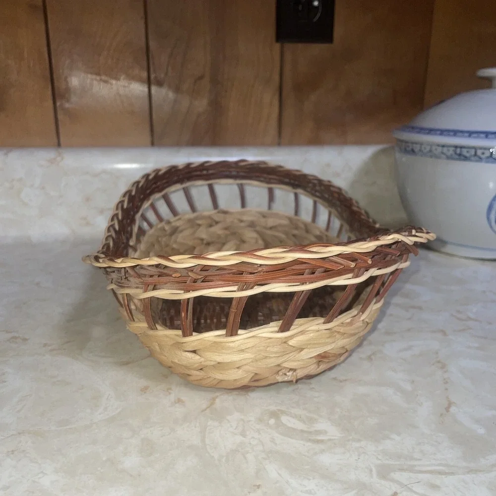 Vintage Wicker Basket Elliptical‎ Shaped 12x 8